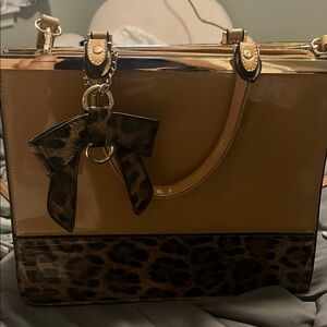 Elegant Tan and Leopard Print Women's Handbag